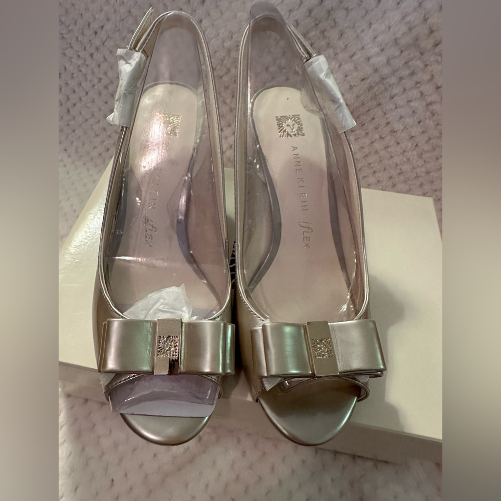 Anne Klein Leather Slingback 🎃